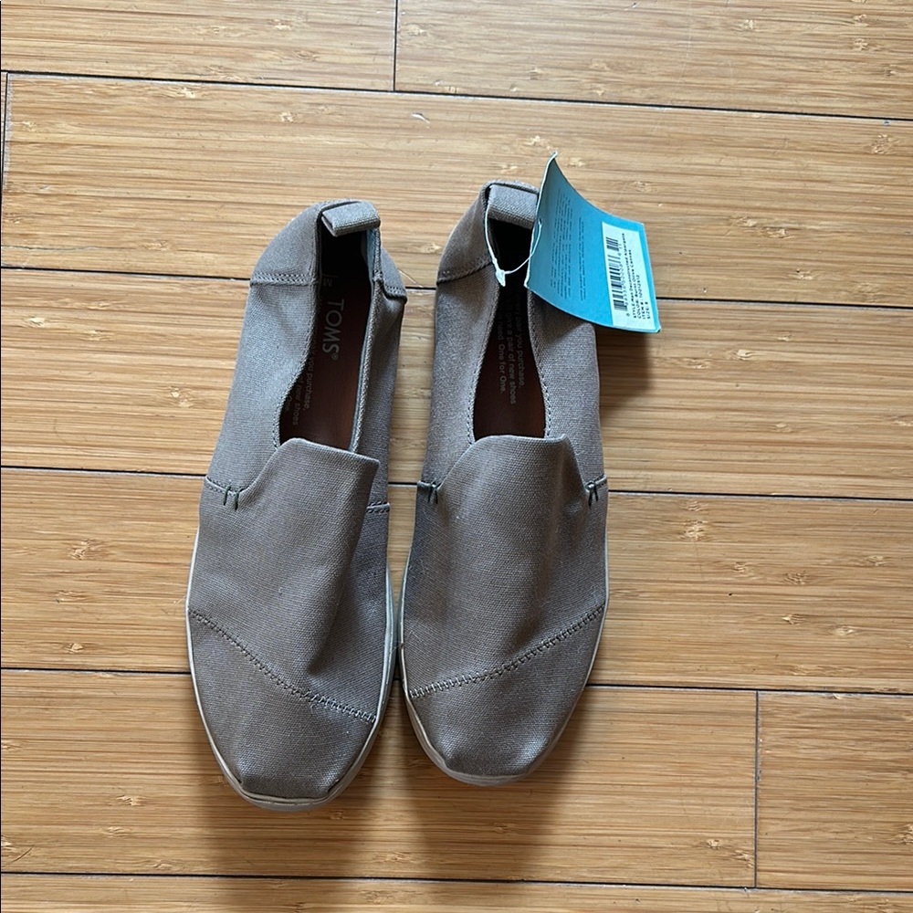 Toms Brown Loafers Comfortable Slip-Ons